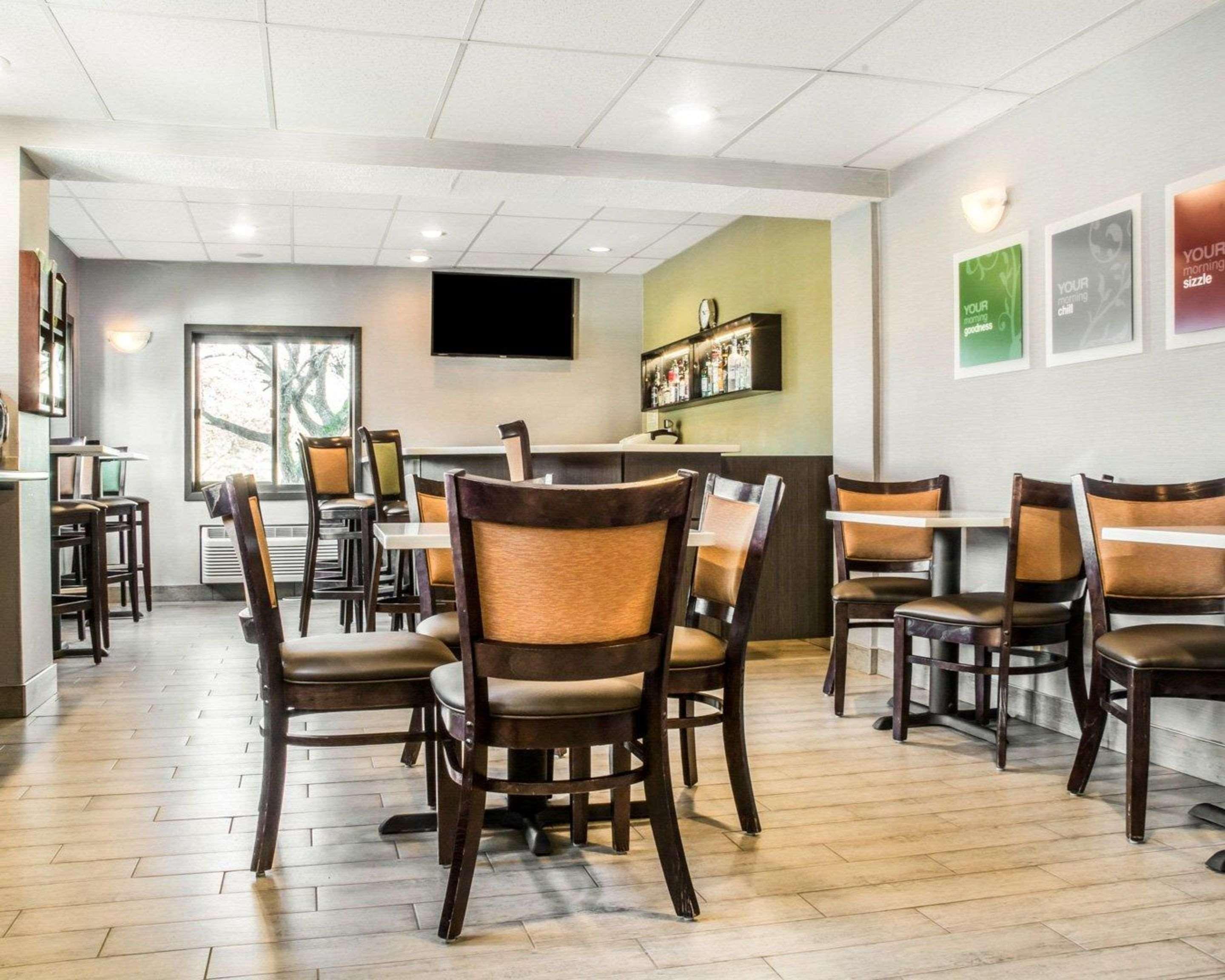 Hotel Clarion Pointe - Falconer 3*